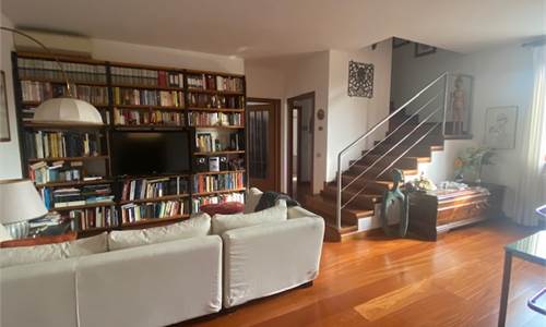 VILLA IN POSIZIONE STRATEGICA